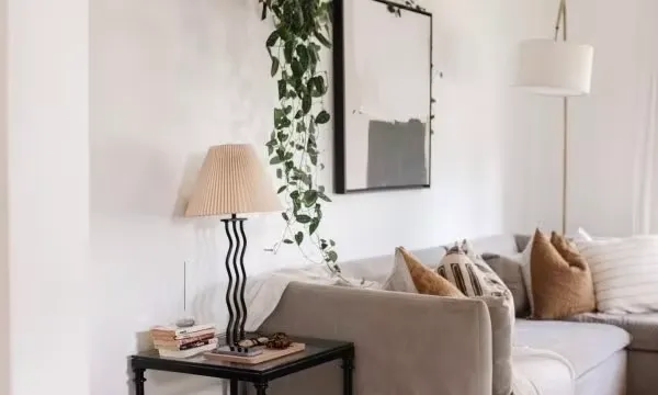 Mismatched lighting style.