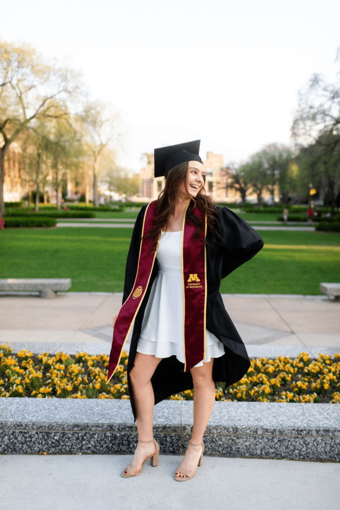 graduation photoshoot natural poses