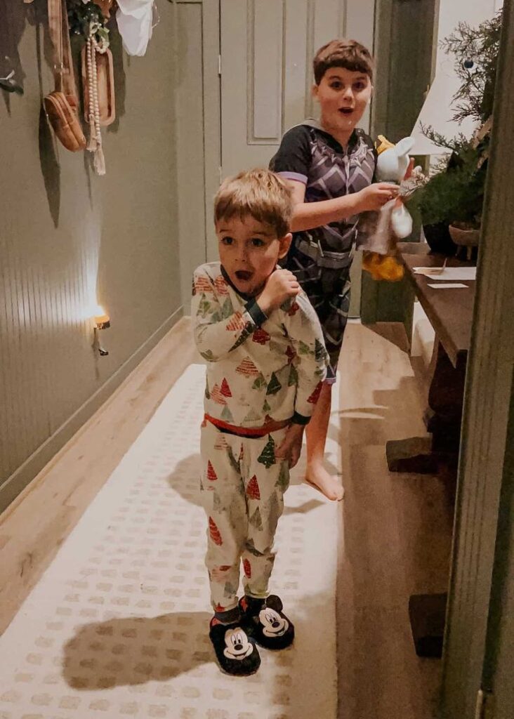 Scavenger Hunt Family Christmas Party Ideas