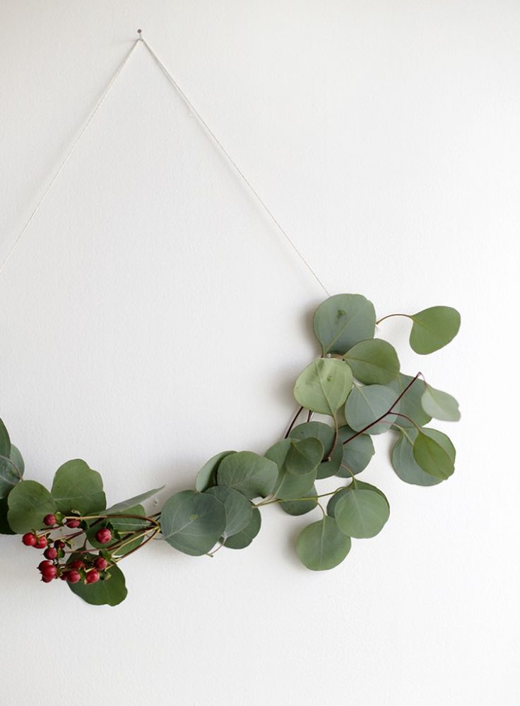 Minimal Half-Wreath