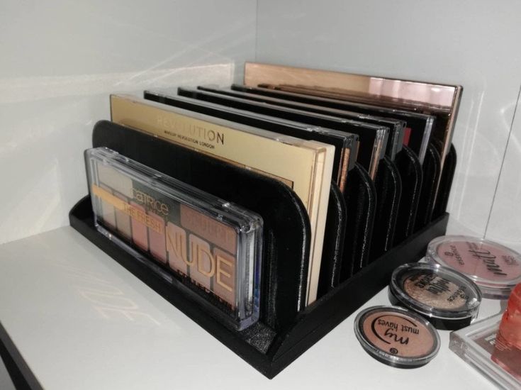 Eye Shadow Palette Holders Design