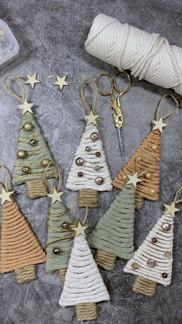 Yarn-Wrapped Mini Tress