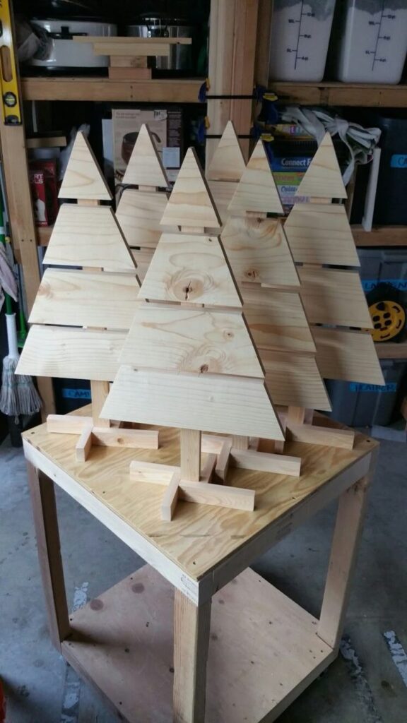 Rustic Pallet Wood Christmas Trees