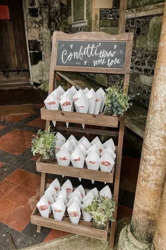 Backyard Wedding DIY Welcome Presents For Guests