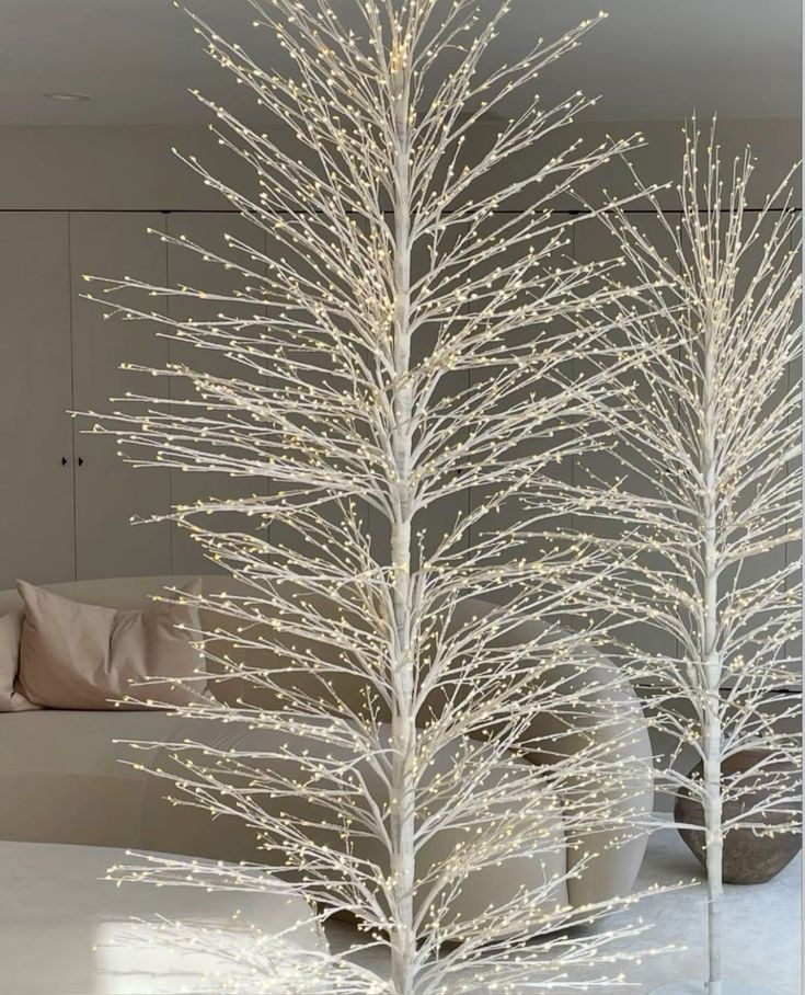 Scandinavian White Tree Style