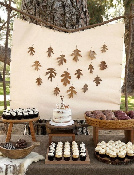 DIY Leaf Decore Backdrop