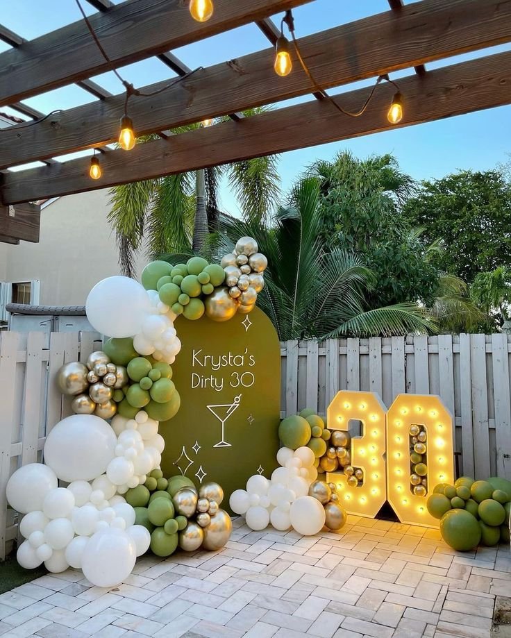 Minimal Royal Birthday Setup