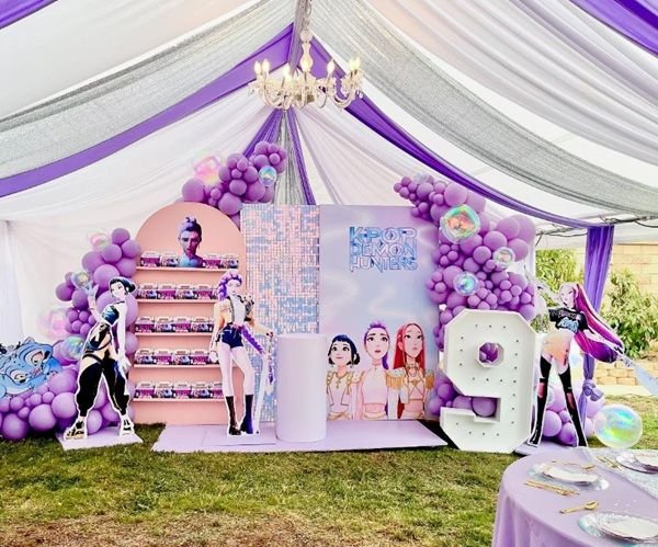 Stage-Style Photo Zone